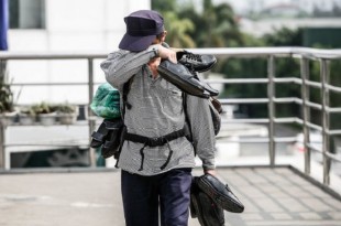 Nợ tất phải hoàn trả: Chuyện trả nợ của anh bán giày