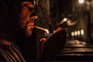 Chỉ với vài câu hỏi hiếu kỳ, con trai 5 tuổi giúp bố cai hẳn chứng nghiện thuốc lá lâu năm!