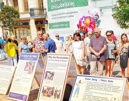 Ba Lan: Giới thiệu Pháp Luân Đại Pháp tại Lubin và nâng cao nhận thức về cuộc bức hại ở Trung Quốc