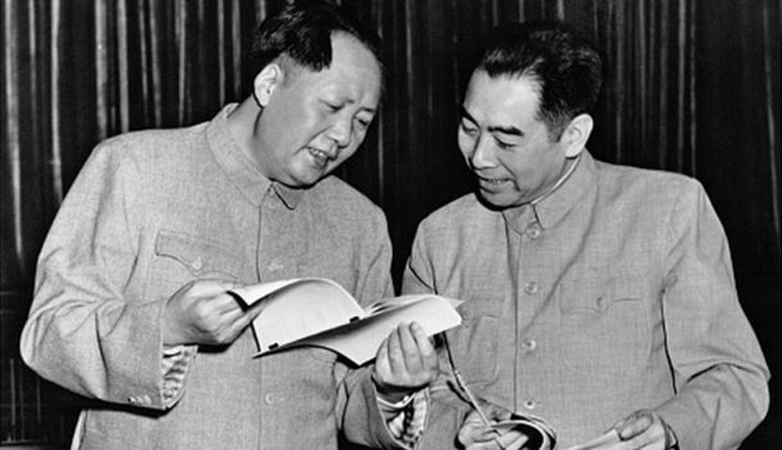 Mao Trạch Đông và Chu Ân Lai năm 1953.
