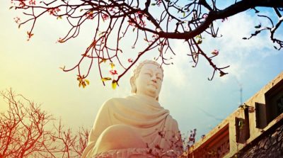 Vì sao con người dù có cầu cũng không thể nhìn thấy Thần Phật?