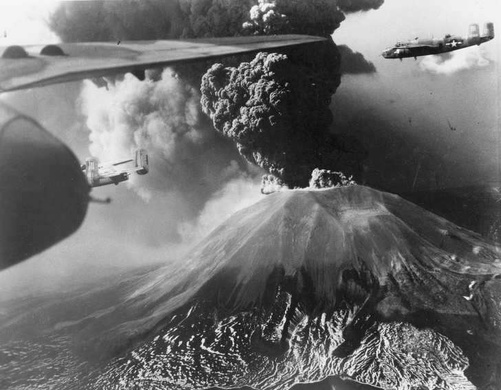 Lần phun trào cuối cùng của núi Vesuvius là vào tháng 3 năm 1944, trong Thế chiến II