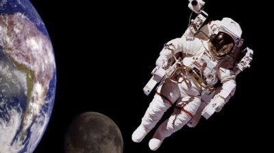 Con người có thể sống bao lâu khi ở trong vũ trụ?