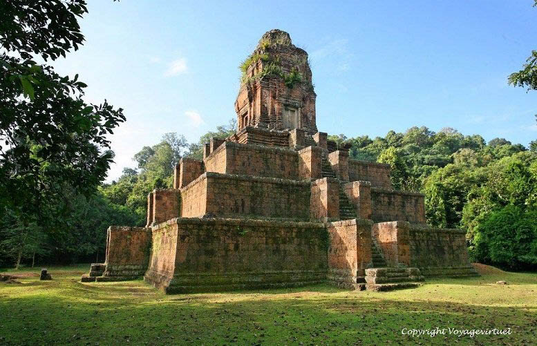 Bí ẩn văn hóa thần truyền: Sự giống nhau kỳ lạ của 2 ngôi đền cách xa nửa vòng Trái đất - Baksei Chamkrong