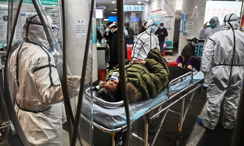 Dịch bệnh viêm phổi tại Vũ Hán bùng phát khiến tài nguyên y tế ở Vũ Hán đang bị thiếu hụt nghiêm trọng. 