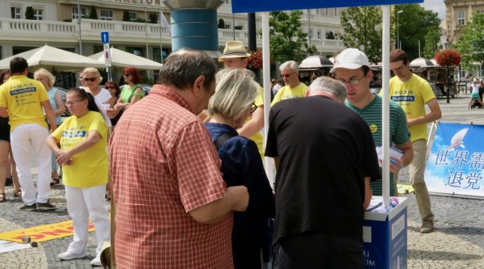 Slovakia: Nhiều nhân vật của công chúng thể hiện sự ủng hộ Pháp Luân Công và lên án nạn thu hoạch nội tạng bất hợp pháp của ĐCSTQ