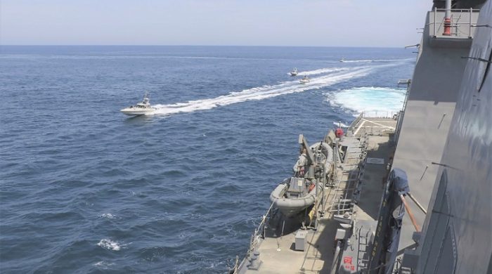 TT Trump: ‘Hãy bắn hạ bất kỳ tàu chiến Iran nào quấy phá tàu chúng ta’