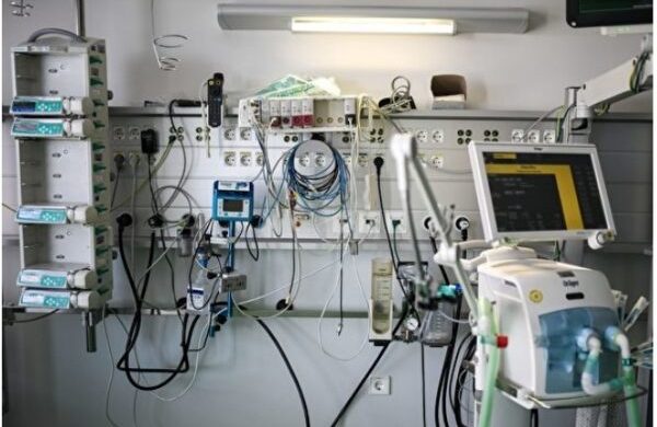 Máy thở thật sự có lợi cho bệnh nhân nhiễm COVID-19 nặng?