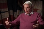 Cuộc đời kỳ lạ của David Icke, kẻ truy tìm thế lực ngầm đang thao túng thế giới