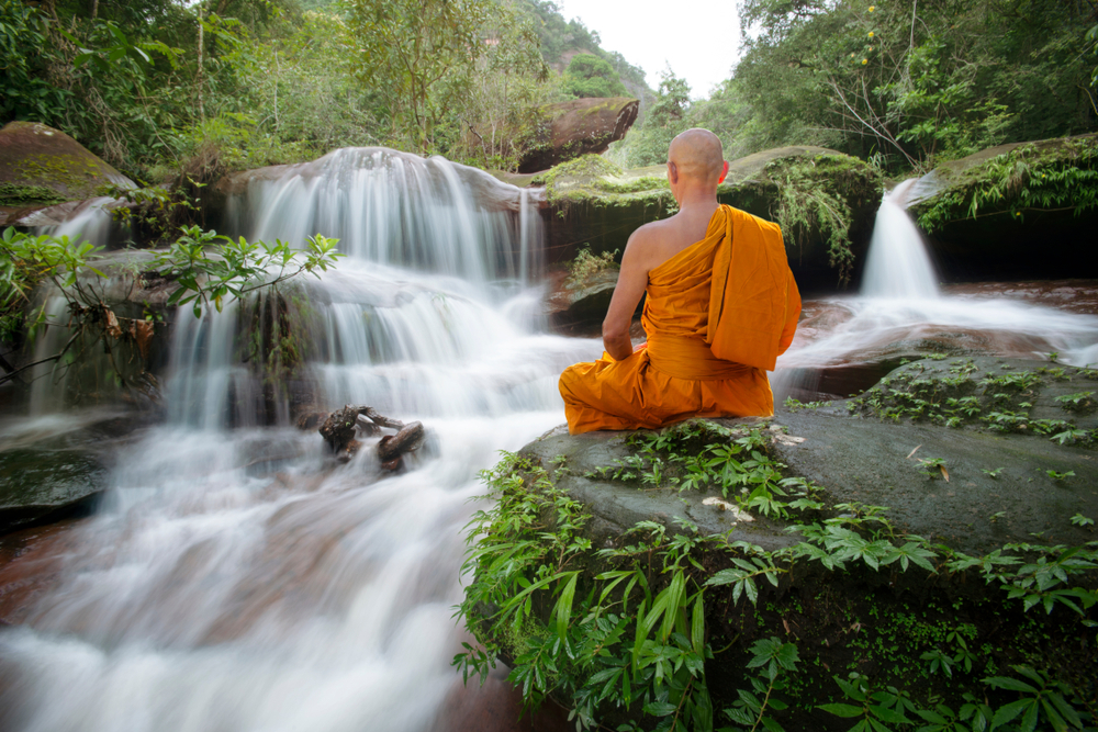 Người có thể nhìn rõ người khác thì là người có trí tuệ, người có thể hiểu rõ bản thân thì là người sáng suốt.